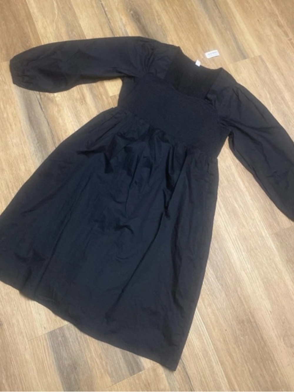 Women’s Black Smocked Bodice Dress
XL petite NWT